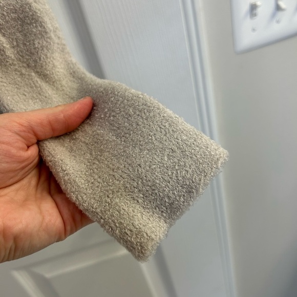 Barefoot Dreams Cozychic Lite Raglan Pullover Sweater Grey ivory Size Small NWOT - Picture 6 of 7